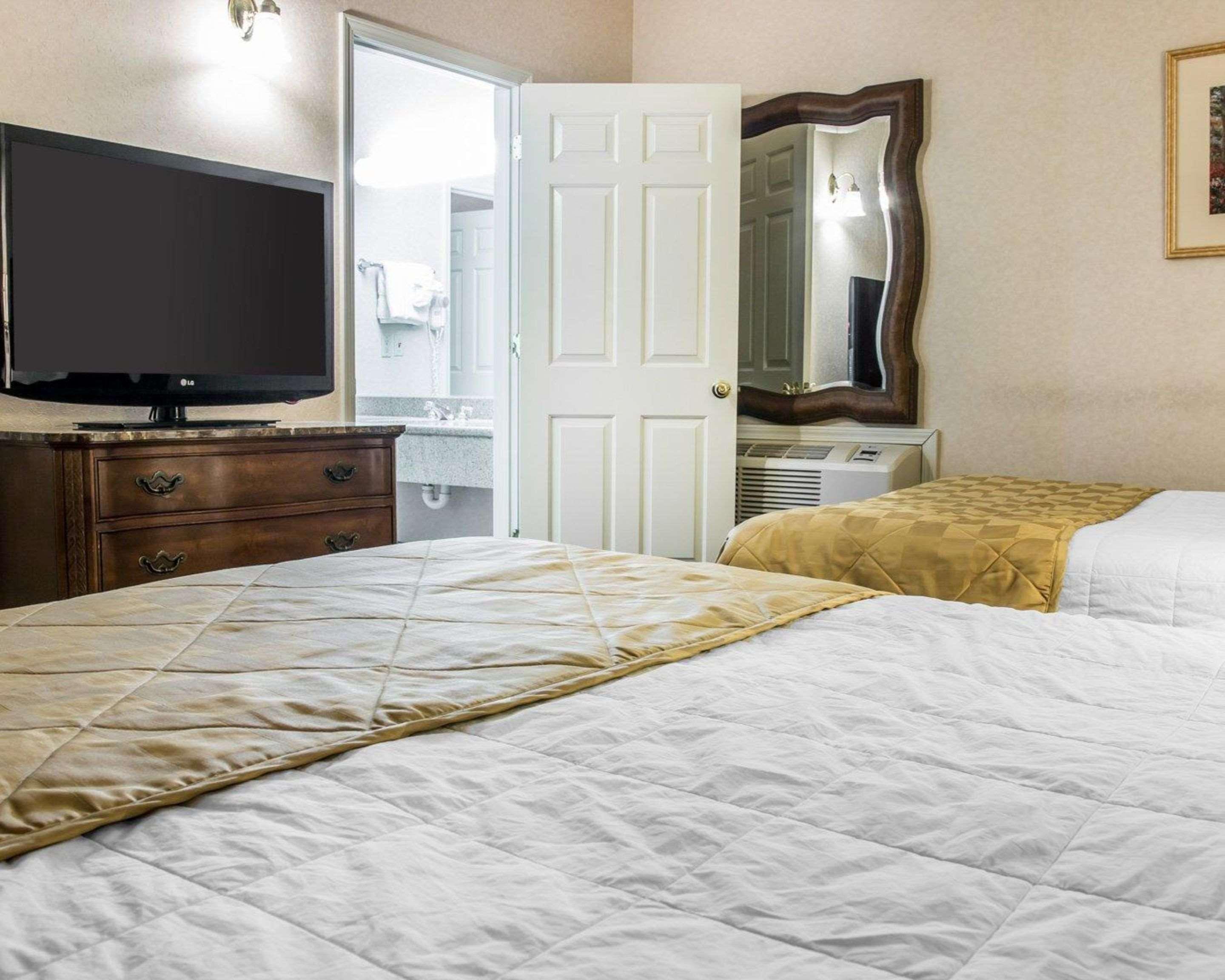 Clarion Hotel Beachfront Маккино Сити Экстерьер фото