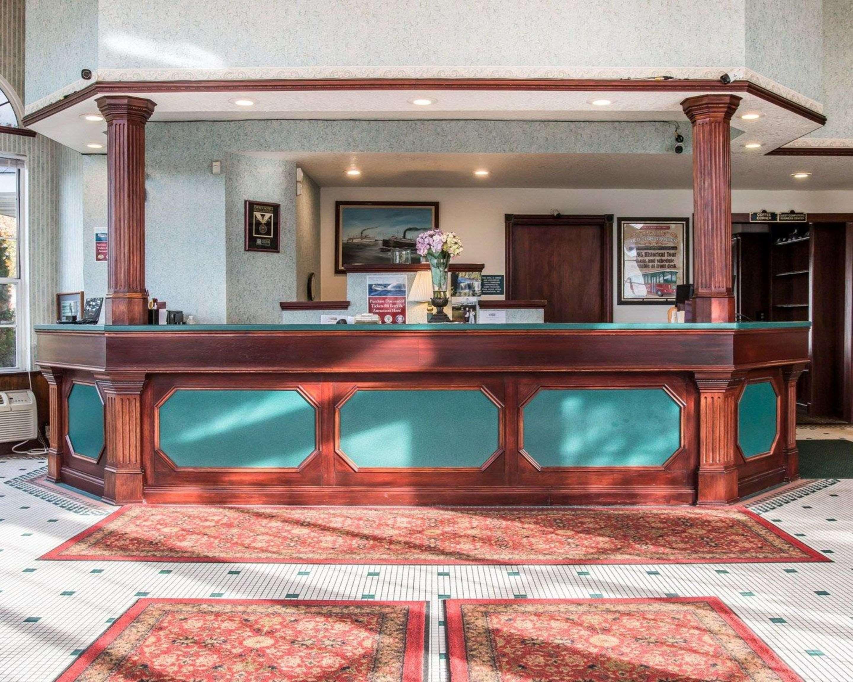 Clarion Hotel Beachfront Маккино Сити Экстерьер фото