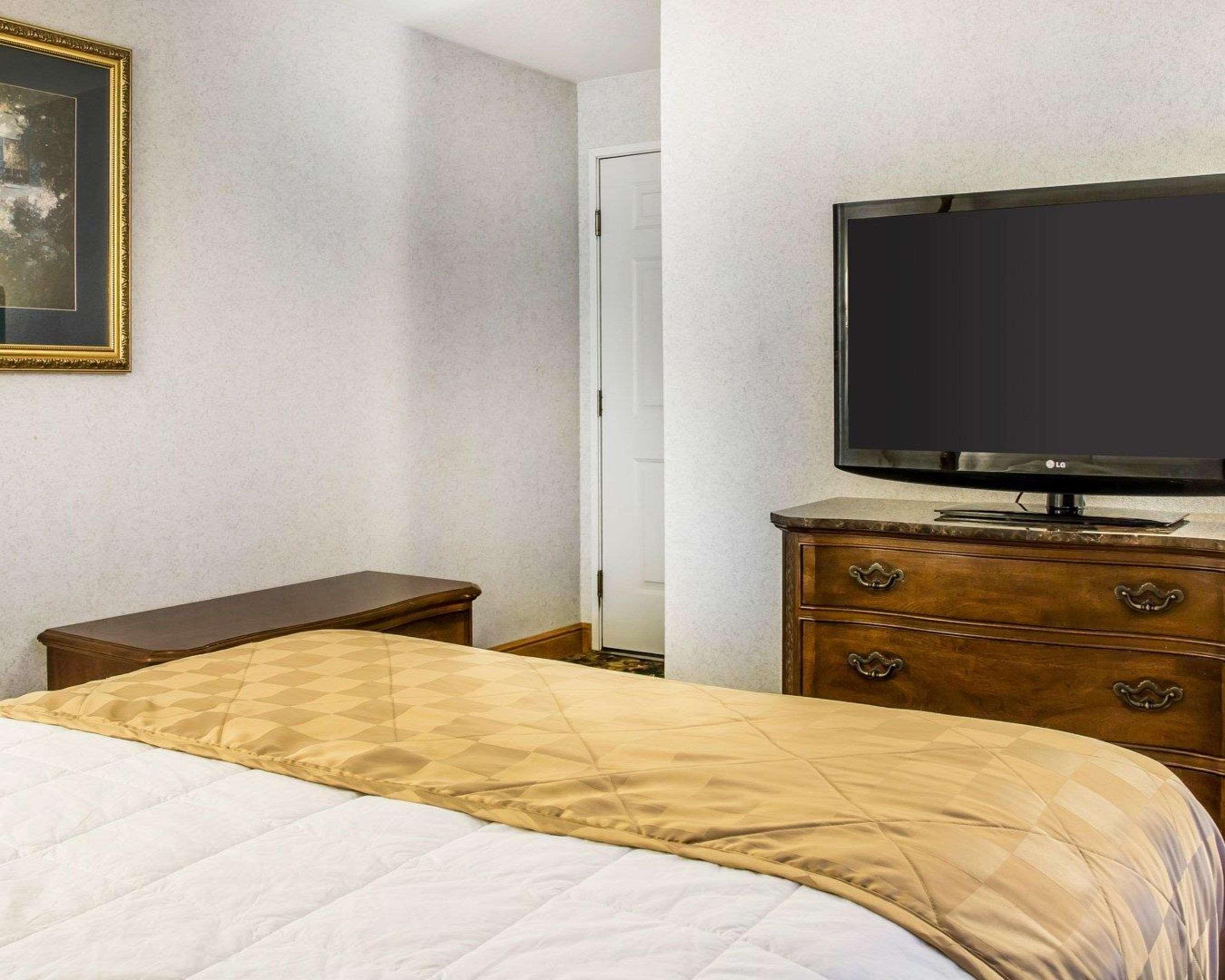 Clarion Hotel Beachfront Маккино Сити Экстерьер фото