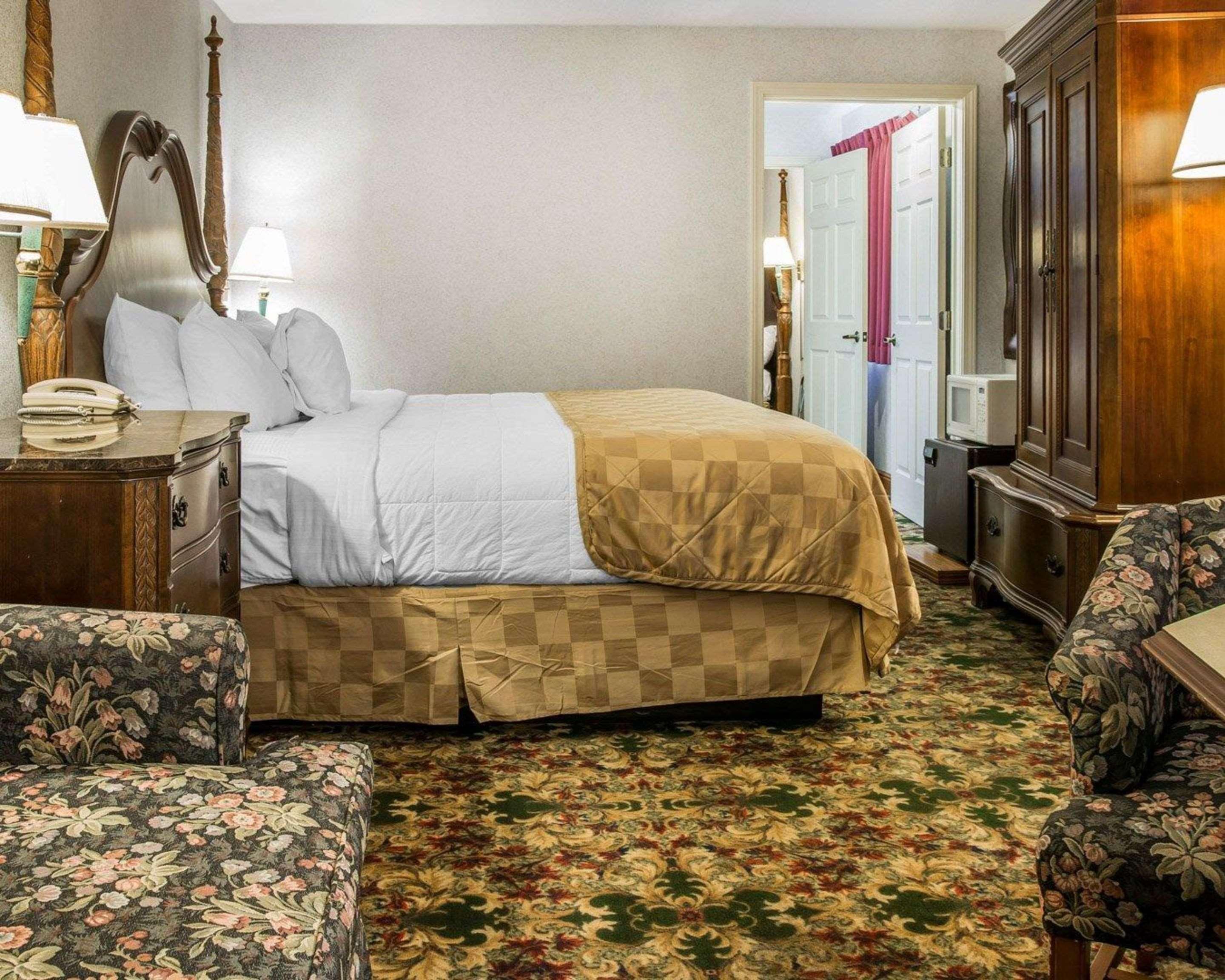 Clarion Hotel Beachfront Маккино Сити Экстерьер фото