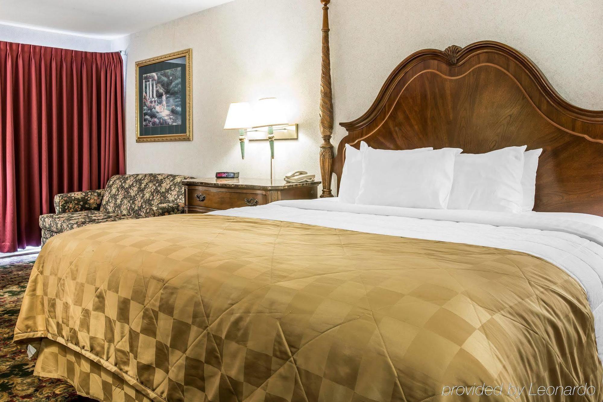 Clarion Hotel Beachfront Маккино Сити Экстерьер фото