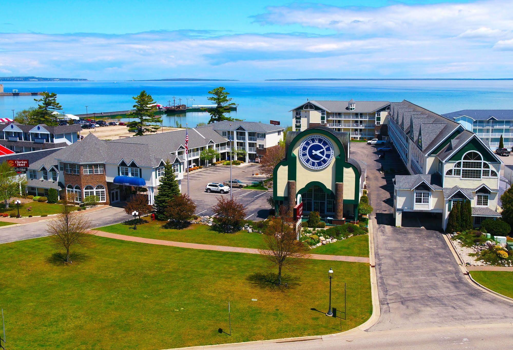 Clarion Hotel Beachfront Маккино Сити Экстерьер фото